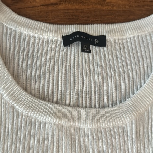 Ryan wylde white ribbed blouse sheer puff sleeves crew neck plus Sz stretchy 3X - Picture 3 of 6